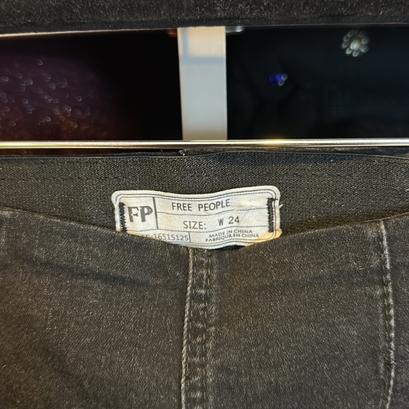 Free People black pull on flare jeans size 24 - Picture 2 of 3